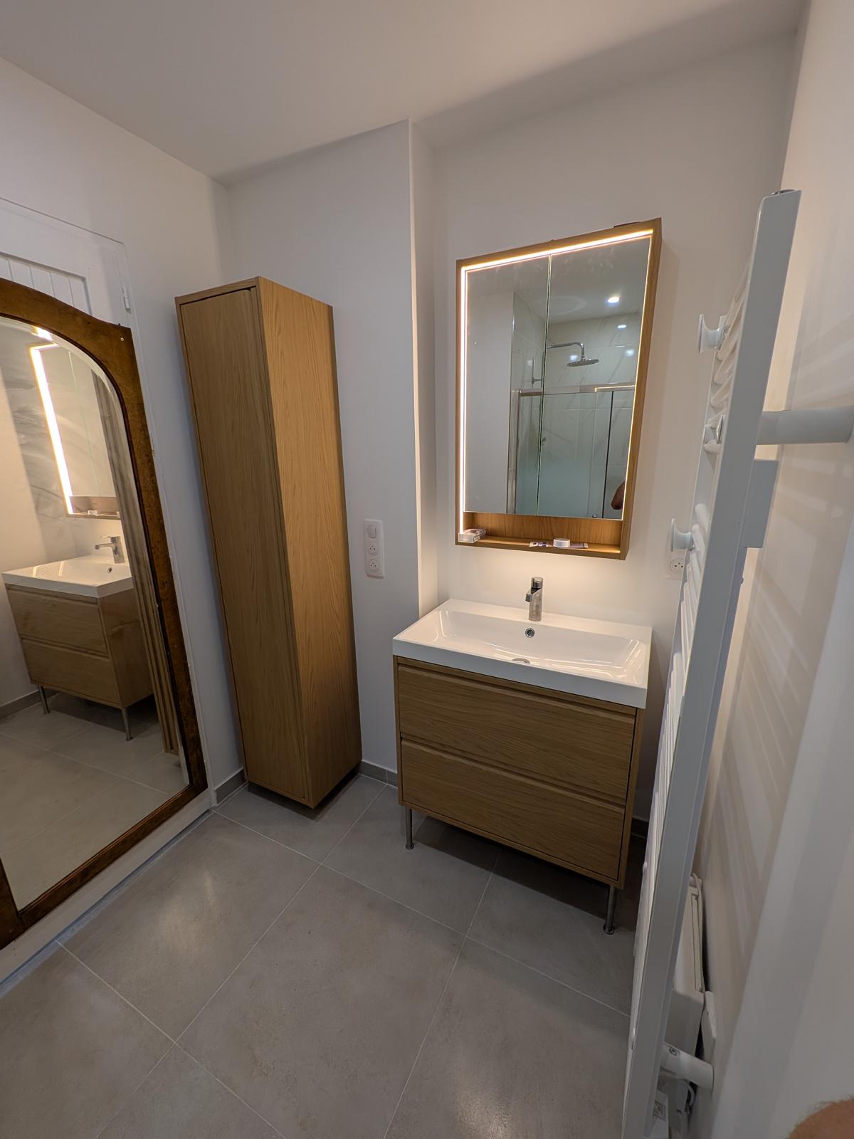 Création salle de bain complète meuble vasque douche à Bordeaux